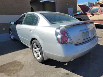 2005 Nissan Altima 3.5 SE   - Photo 2 - Lakewood, CO 80214-5221