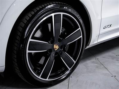 2022 Porsche Cayenne GTS COUPE,AWD,453HP,CHRONO PKG,BOSE,PANORAMIC,NAVI   - Photo 10 - Toronto, ON M3J 2L4