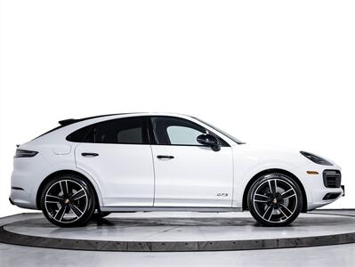 2022 Porsche Cayenne GTS COUPE,AWD,453HP,CHRONO PKG,BOSE,PANORAMIC,NAVI   - Photo 4 - Toronto, ON M3J 2L4