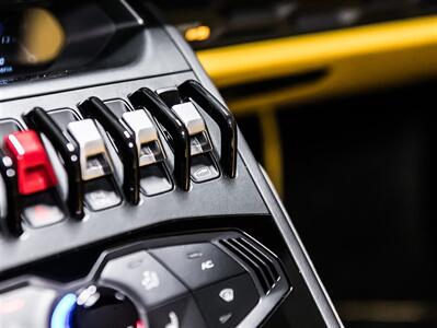 2016 Lamborghini Huracan LP 610-4 Spyder, V10, 602HP, AWD, NOVITEC CARBON   - Photo 48 - Toronto, ON M3J 2L4