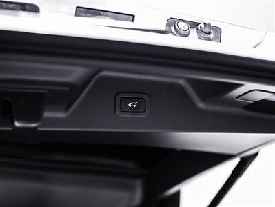 2022 Land Rover Range Rover Autobiography, NAV, HUD, MERIDIAN, MASSAGE, PANO   - Photo 11 - Toronto, ON M3J 2L4