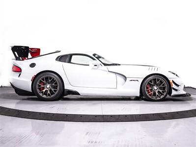 2016 Dodge Viper ACR, V10, 645HP, MANUAL, EXTREME AERO PACK, NAV, B   - Photo 4 - Toronto, ON M3J 2L4