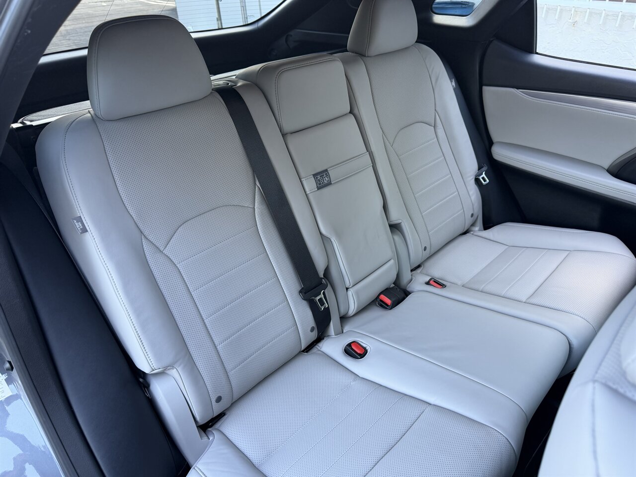 2019 Lexus RX 450h F SPORT   - Photo 18 - West Palm Beach, FL 33409