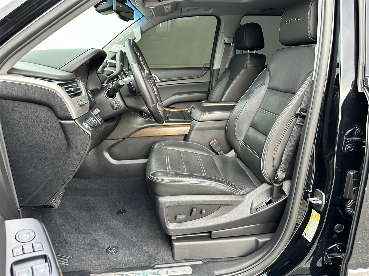 2019 GMC Yukon XL Denali   - Photo 21 - West Palm Beach, FL 33409