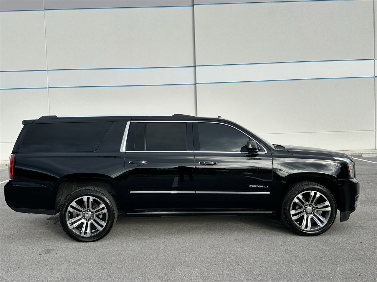 2019 GMC Yukon XL Denali   - Photo 4 - West Palm Beach, FL 33409