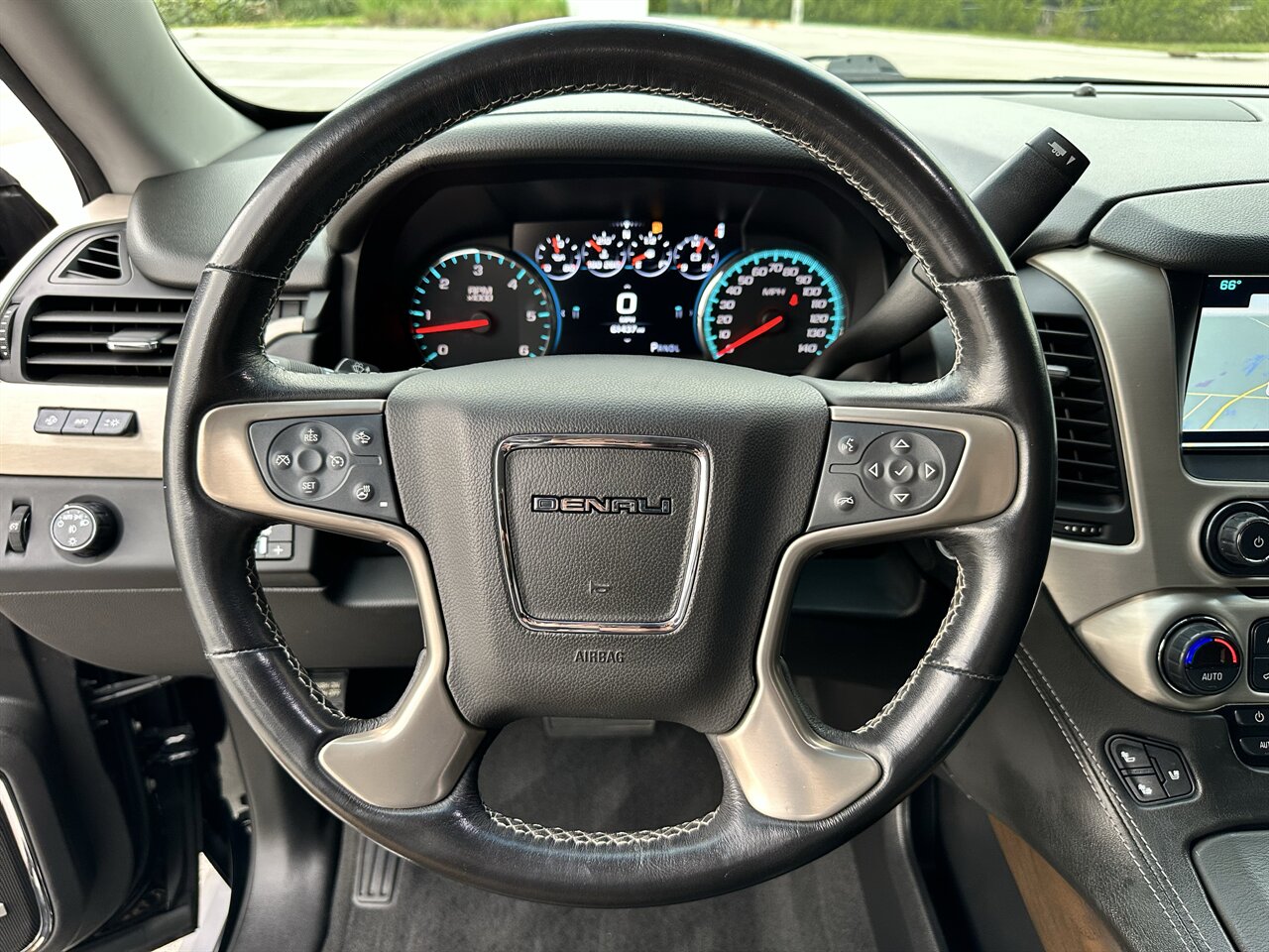 2019 GMC Yukon XL Denali   - Photo 9 - West Palm Beach, FL 33409