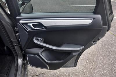 2015 Porsche Macan Turbo   - Photo 24 - Hillsboro, OR 97124