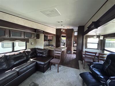 2015 Keystone Cougar High Country 327RES   - Photo 8 - Oregon City, OR 97045