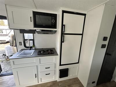 2021 Keystone Hideout 186SS - Photo 9 - Oregon City, OR 97045