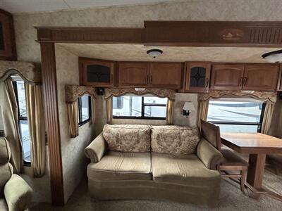 2011 Keystone Montana 3150RL - Photo 8 - Oregon City, OR 97045