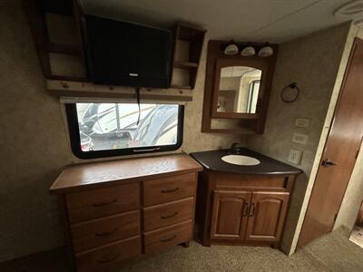 2011 Keystone Montana 3150RL - Photo 14 - Oregon City, OR 97045