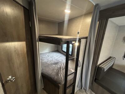 2020 Dutchmen Coleman Lantern 263BH - Photo 10 - Oregon City, OR 97045