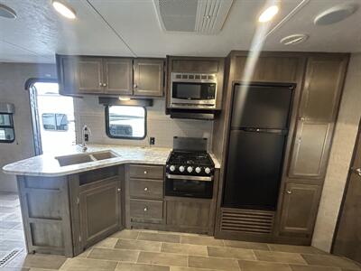 2020 Dutchmen Coleman Lantern 263BH - Photo 9 - Oregon City, OR 97045