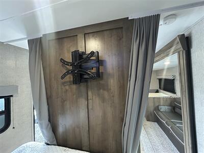 2020 Dutchmen Coleman Lantern 263BH - Photo 12 - Oregon City, OR 97045