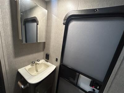 2020 Dutchmen Coleman Lantern 263BH - Photo 13 - Oregon City, OR 97045