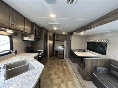 2020 Dutchmen Coleman Lantern 263BH - Photo 4 - Oregon City, OR 97045