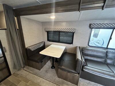 2020 Dutchmen Coleman Lantern 263BH - Photo 8 - Oregon City, OR 97045