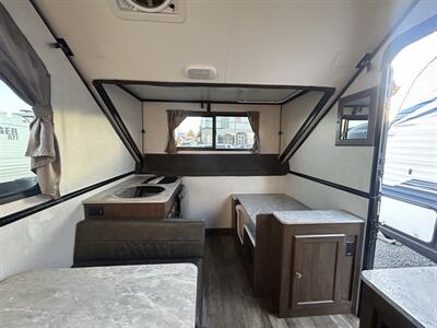 2021 Forest River Flagstaff 21DMHW - Photo 5 - Oregon City, OR 97045