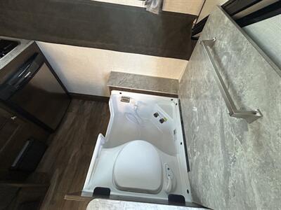 2021 Forest River Flagstaff 21DMHW - Photo 10 - Oregon City, OR 97045