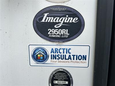 2018 Grand Design Imagine 2950RL - Photo 3 - Oregon City, OR 97045