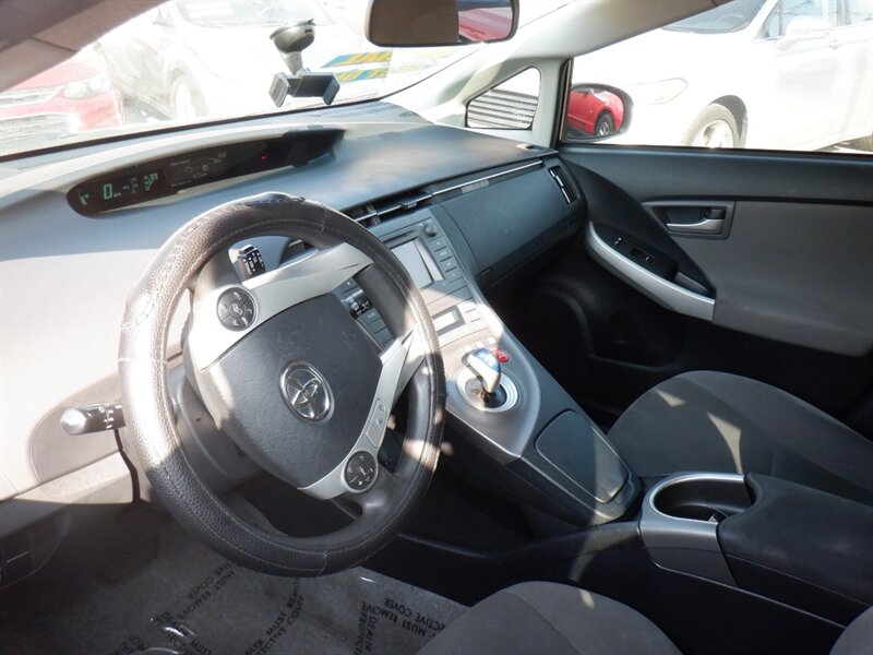 2014 Toyota Prius One photo