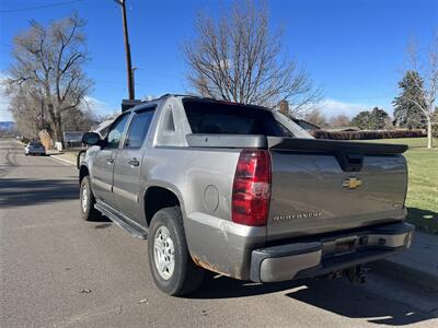 2007 Chevrolet Avalanche LS 1500   - Photo 3 - Englewood, CO 80113