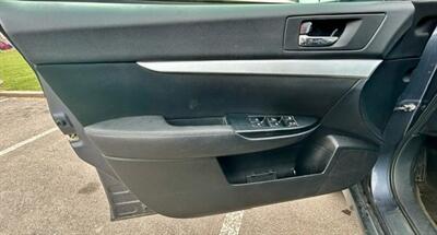 2014 Subaru Outback 2.5i Premium   - Photo 8 - Englewood, CO 80113