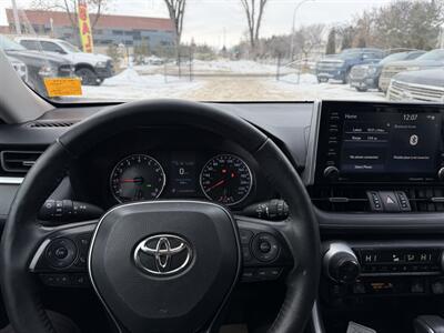 2021 Toyota RAV4 XLE   - Photo 11 - Edmonton, AB T5W 1E5