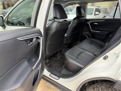 2021 Toyota RAV4 XLE   - Photo 9 - Edmonton, AB T5W 1E5