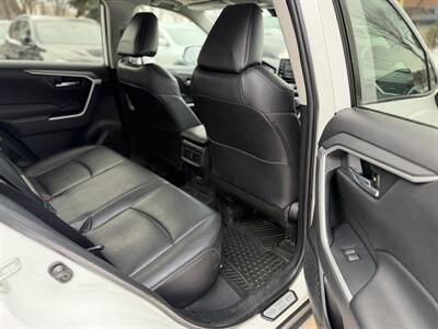 2021 Toyota RAV4 XLE   - Photo 8 - Edmonton, AB T5W 1E5