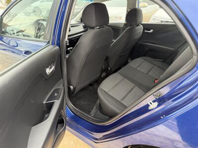 2018 Kia Rio 5-Door LX   - Photo 9 - Edmonton, AB T5W 1E5