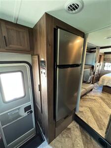 2020 Forest River SUNSEEKER CLASS C BUNKHOUSE 33FT   - Photo 10 - Fort Myers, FL 33905