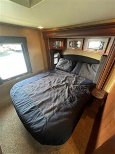 2013 Jayco MELBOURNE CLASS C MOTOR HOME 30 FT   - Photo 12 - Fort Myers, FL 33905
