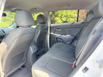 2015 Kia Sportage EX 4X4 , Gas Saver SUV ! - Photo 12 - Gladstone, OR 97027