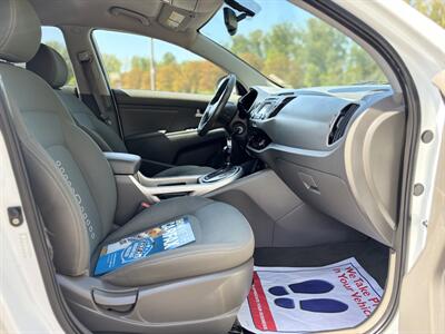 2015 Kia Sportage EX 4X4 , Gas Saver SUV ! - Photo 14 - Gladstone, OR 97027