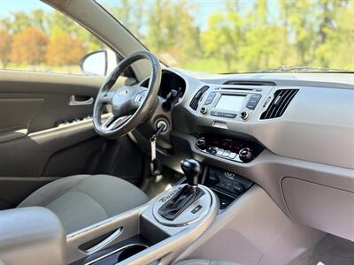 2015 Kia Sportage EX 4X4 , Gas Saver SUV ! - Photo 36 - Gladstone, OR 97027