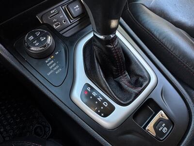 2018 Jeep Cherokee Trailhawk SUV  4X4 , Low Miles ! - Photo 52 - Gladstone, OR 97027