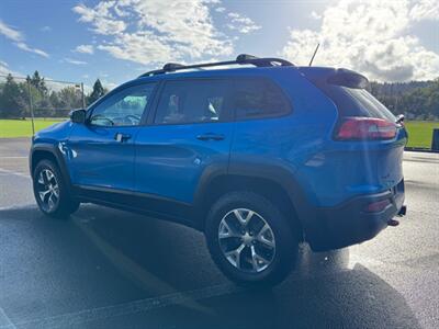 2018 Jeep Cherokee Trailhawk SUV  4X4 , Low Miles ! - Photo 3 - Gladstone, OR 97027