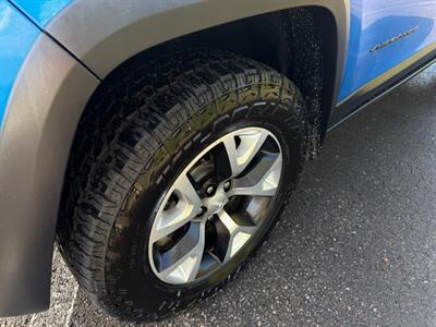 2018 Jeep Cherokee Trailhawk SUV  4X4 , Low Miles ! - Photo 45 - Gladstone, OR 97027