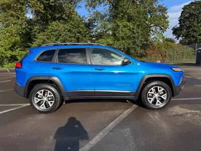 2018 Jeep Cherokee Trailhawk SUV  4X4 , Low Miles ! - Photo 6 - Gladstone, OR 97027