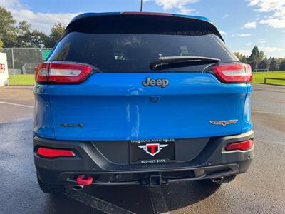 2018 Jeep Cherokee Trailhawk SUV  4X4 , Low Miles ! - Photo 4 - Gladstone, OR 97027