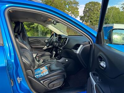 2018 Jeep Cherokee Trailhawk SUV  4X4 , Low Miles ! - Photo 11 - Gladstone, OR 97027