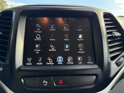 2018 Jeep Cherokee Trailhawk SUV  4X4 , Low Miles ! - Photo 43 - Gladstone, OR 97027