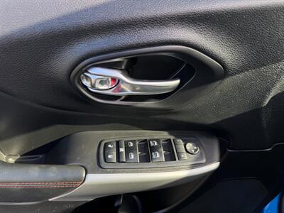 2018 Jeep Cherokee Trailhawk SUV  4X4 , Low Miles ! - Photo 33 - Gladstone, OR 97027