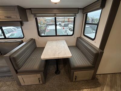 2021 SHADOW CRUISER 277BHS Travel Trailer - Photo 23 - Gladstone, OR 97027