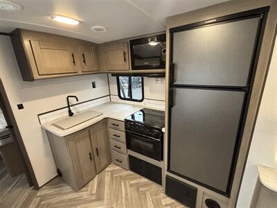 2021 SHADOW CRUISER 277BHS Travel Trailer - Photo 22 - Gladstone, OR 97027