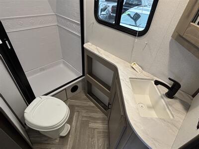 2021 SHADOW CRUISER 277BHS Travel Trailer - Photo 15 - Gladstone, OR 97027