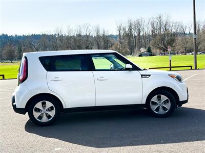 2016 Kia Soul LX - 1 OWNER ! 6 Speed !  - Spring Sales Event! - Photo 19 - Gladstone, OR 97027