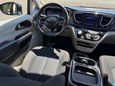 2017 Chrysler Pacifica Touring Plus Van , Clean title  Loaded ! - Photo 17 - Gladstone, OR 97027