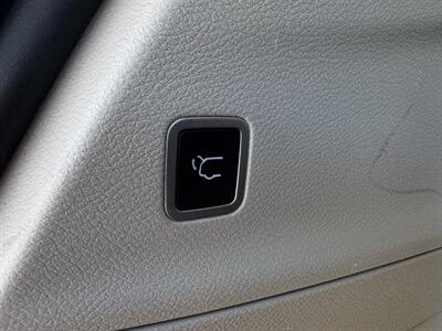 2017 Chrysler Pacifica Touring Plus Van , Clean title  Loaded ! - Photo 38 - Gladstone, OR 97027